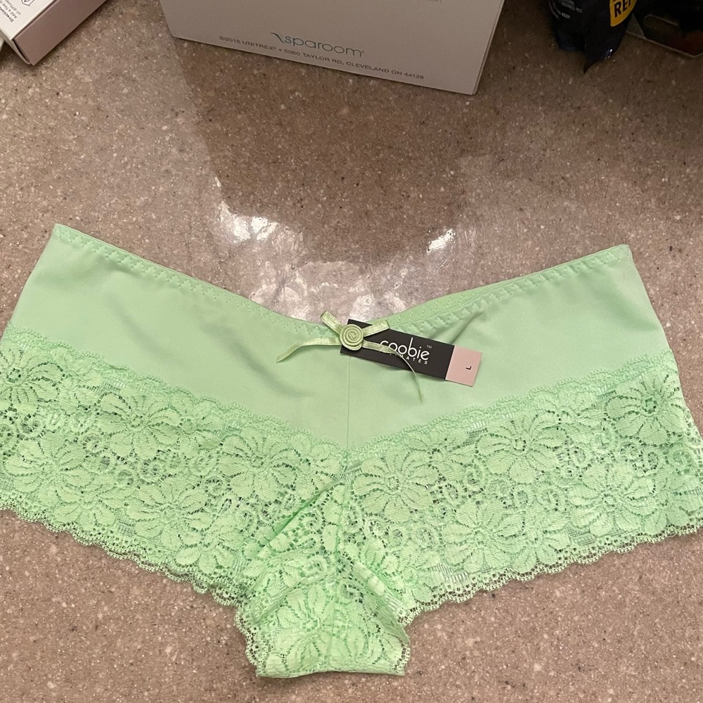 Coobie intimates panties, sz L. New with tags.